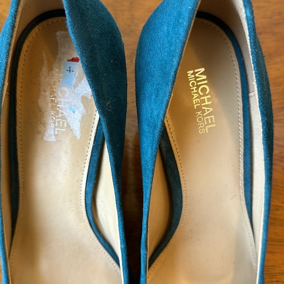 Brand New Without Box Michael Kors Suede Heels - Picture 5 of 6